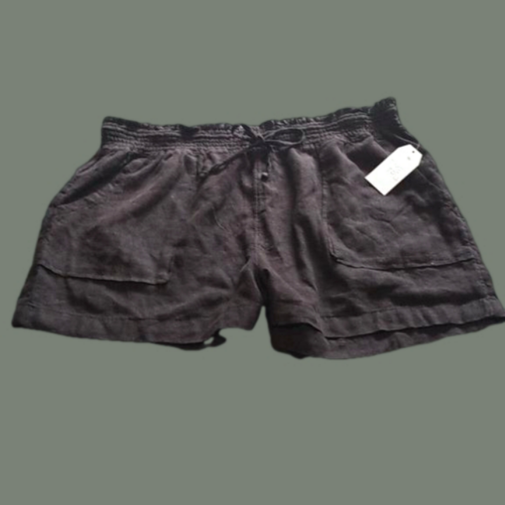 (151)    Time & Tru, Black shorts, size XXL
